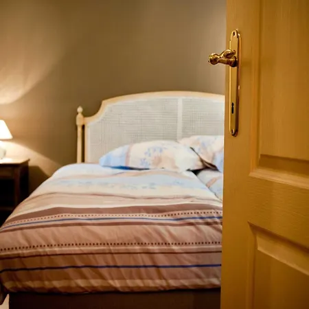 Holiday home Modern Holiday In With Fireplace